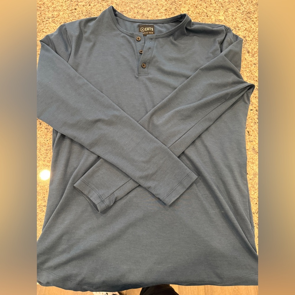 AO Long Sleeve Henley Curve-Hem